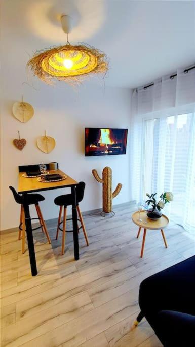 Appartement Cosy, Detente Avec Terrasse 프루투에트 외부 사진